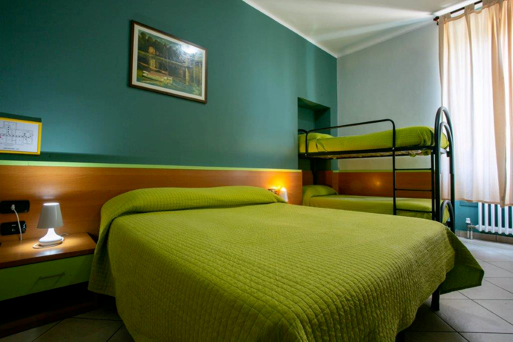 camera family quadrupla matrimoniale più letto a castello hotel albergo milano bergamo aeroporto orio al serio